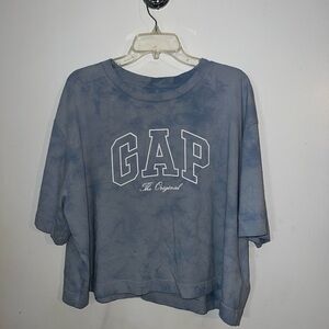GAP cropped shirt